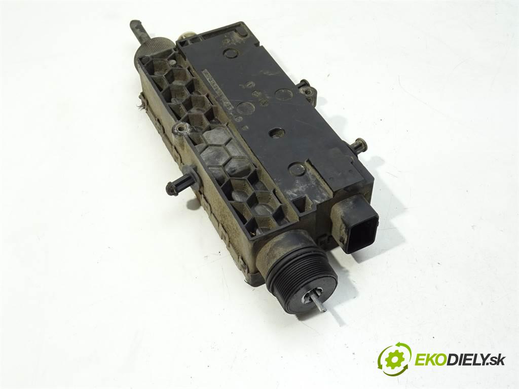 Subaru Outback IV    KOMBI 5D 2.0D 150KM 09-14  BRZDA: ručný elektrický 26002AJ010 (Ručné brzdy)