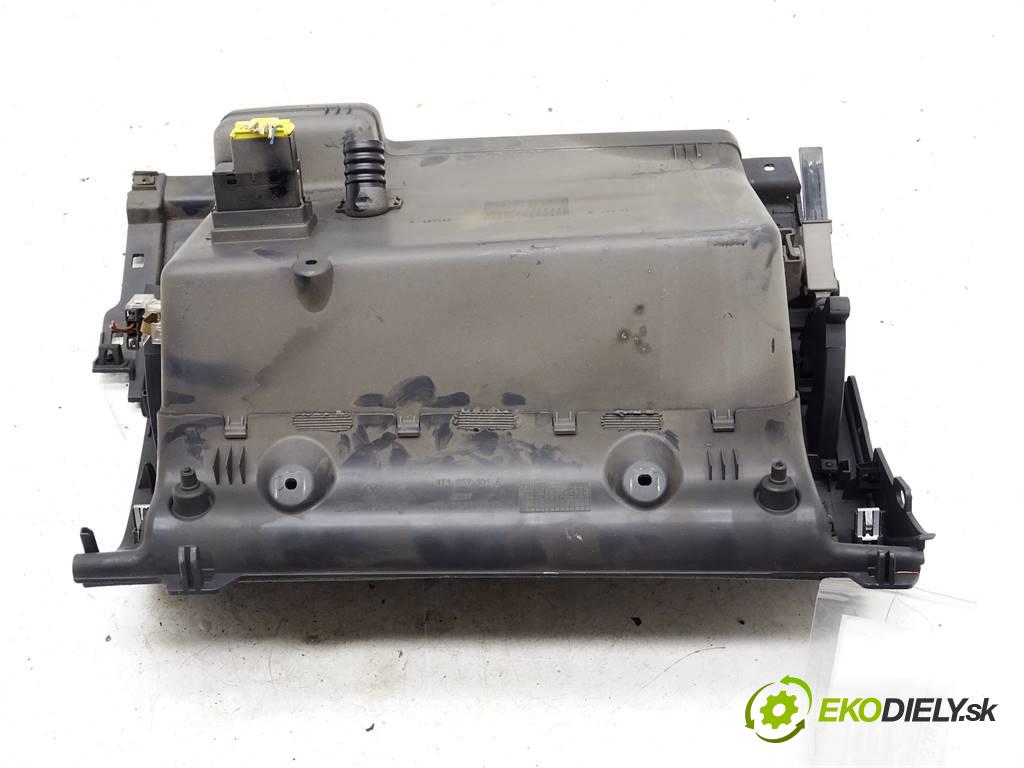 Volkswagen Touran  2005 66KW 1.9TDI 90KM 03-15 1900 Priehradka, kastlík spolujazdca  (Priehradky, kastlíky)