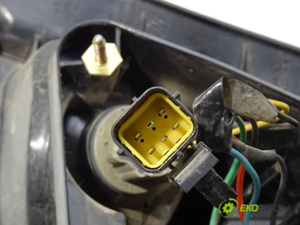 Toyota Corolla E11 LIFT  2000 81kw HATCHBACK 5D 1.6B 110KM 99-02 1600 Svetlo zad ľavá strana  (Ostatné)