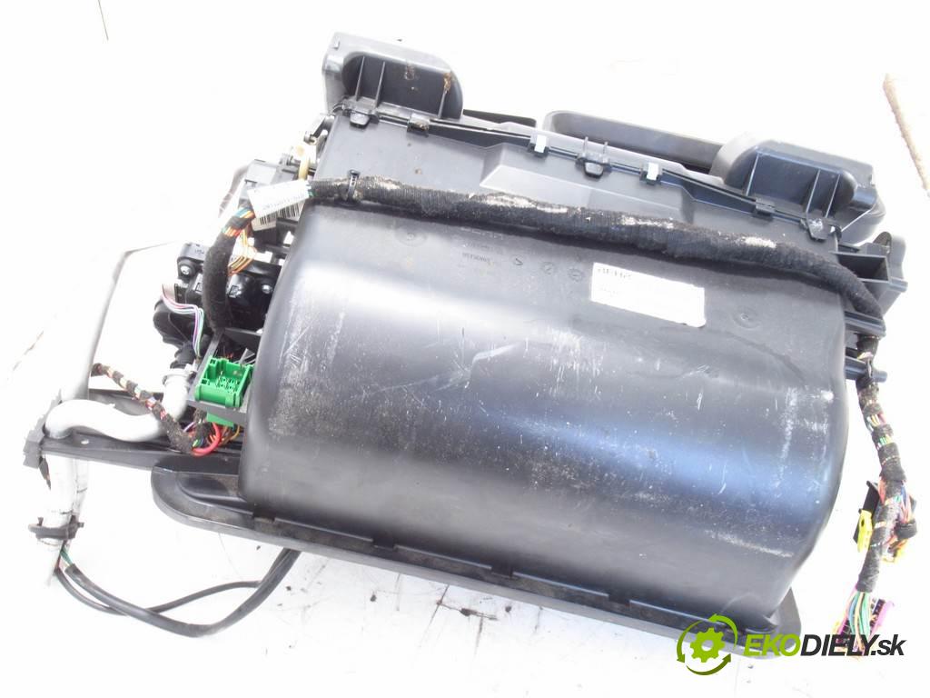 MAN TGX    TGX18.440 EURO5 XL  Výhrevné teleso, radiátor kúrenia 81619006433 (Radiátory kúrenia)