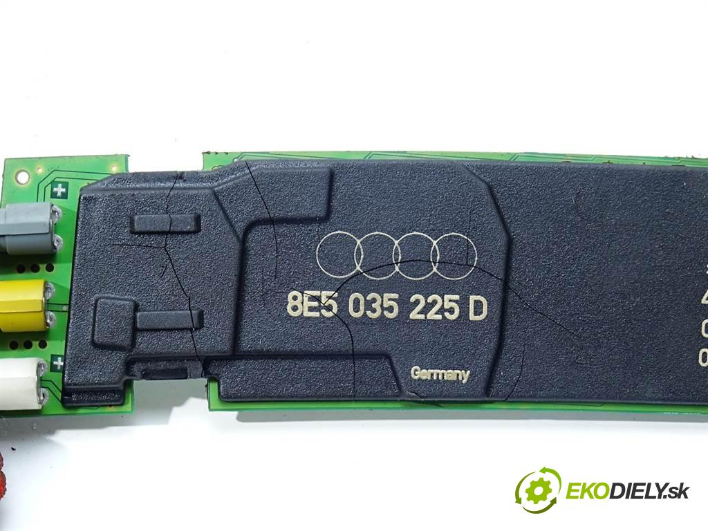 Audi A4 B6    QUATTRO SEDAN 4D 1.9TDI 130KM 00-04  ANTENA Zosilňovač 8E5035225D