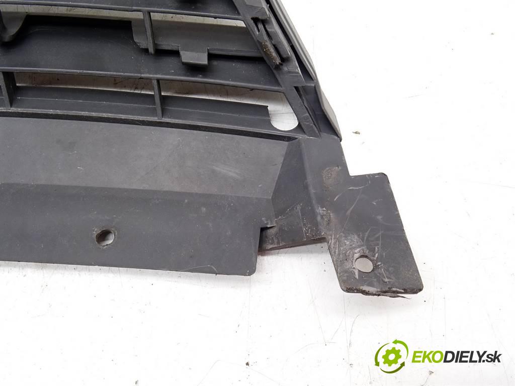 Ford C-Max  2008 66 kW LIFT 1.6TDCI 90KM 06-10 1600 mřížka maska  (Mřížky (masky) chladičů)