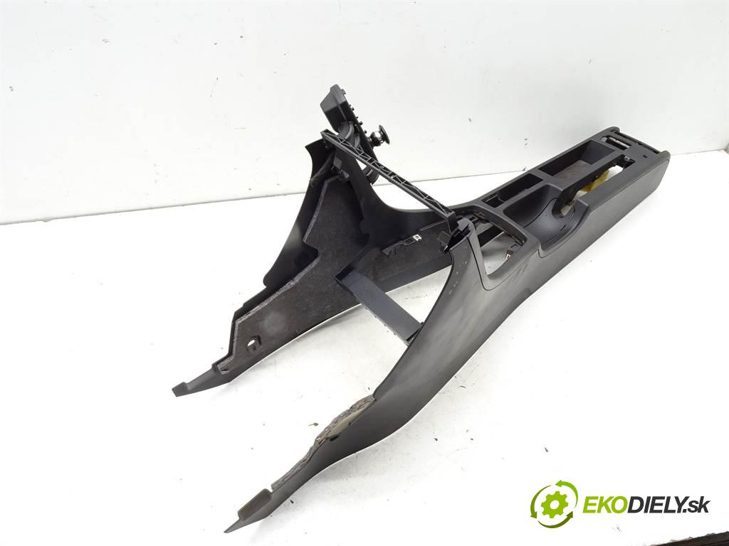 Audi A4 B7  2006 103KW SEDAN 4D 2.0TDI 140KM 04-08 1968 Tunel středový loketní opěrka 2DIN