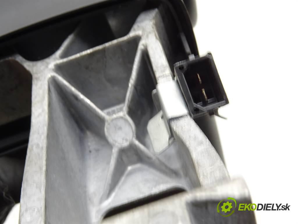 Audi A4 B7  2006 103KW SEDAN 4D 2.0TDI 140KM 04-08 1968 Tunel středový loketní opěrka 2DIN