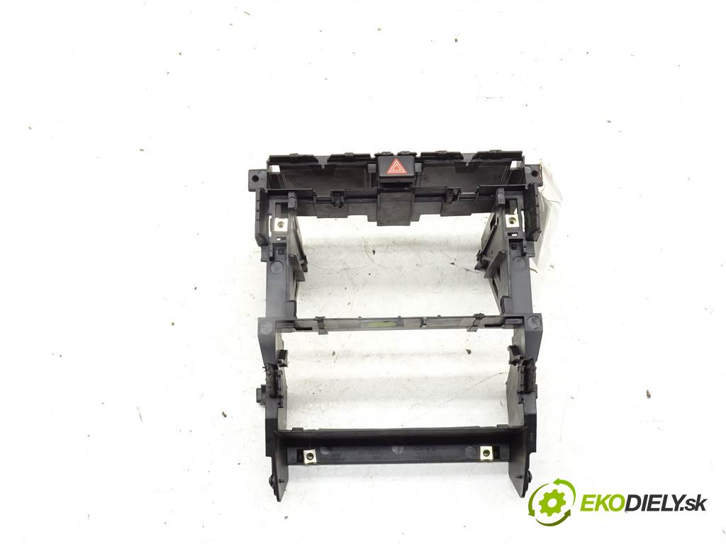 Audi A4 B7  2006 103KW SEDAN 4D 2.0TDI 140KM 04-08 1968 Tunel středový loketní opěrka 2DIN