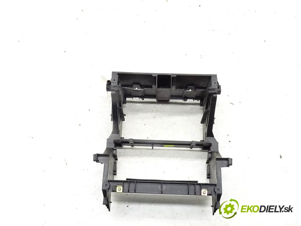 Audi A4 B7  2006 103KW SEDAN 4D 2.0TDI 140KM 04-08 1968 Tunel středový loketní opěrka 2DIN