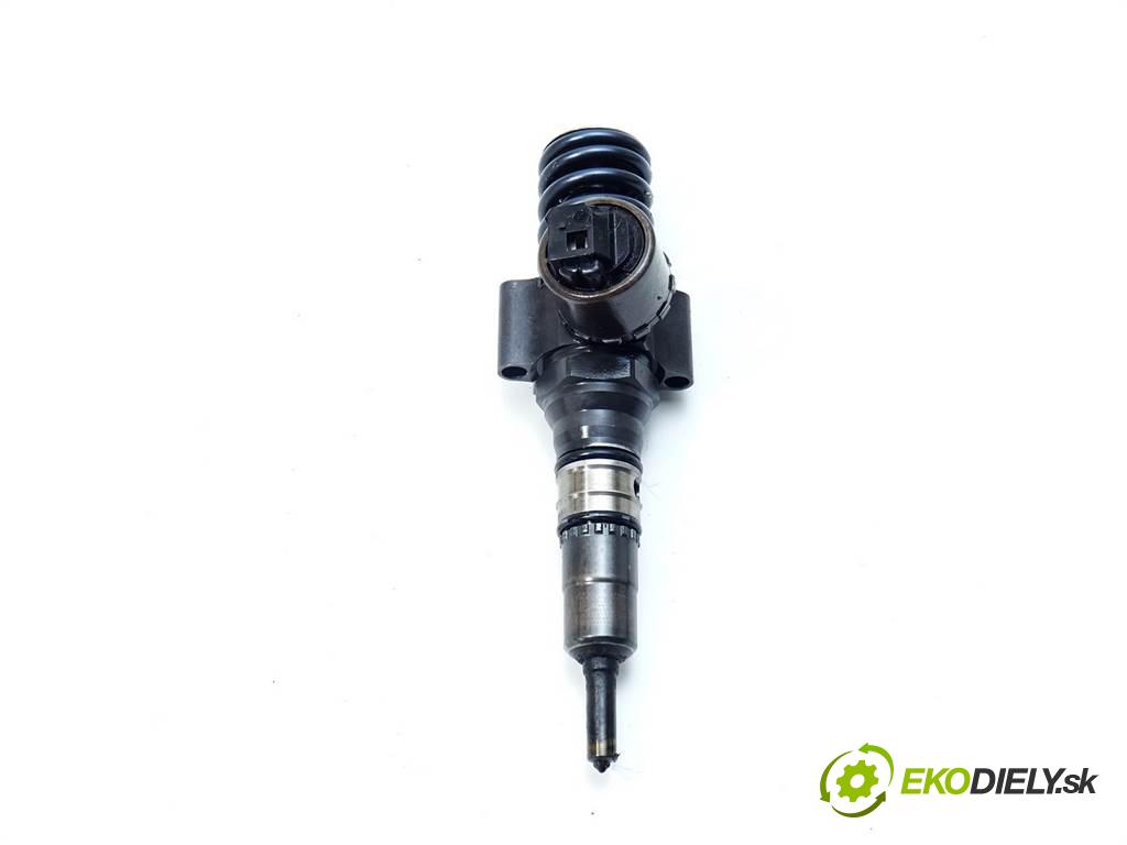 Seat Altea    2.0TDI 140KM 04-09  POMPOWTRYSKIWACZ 03G130073G (Vstrekovače)