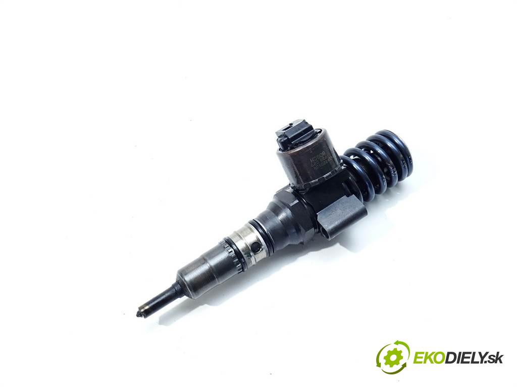 Seat Altea    2.0TDI 140KM 04-09  POMPOWTRYSKIWACZ 03G130073G (Vstrekovače)