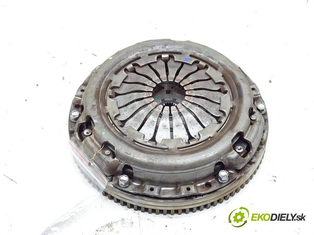 Toyota Corolla XI  2018  LIFT E16 SEDAN 4D 1.4D-4D 90KM 13-19 1400 Spojková sada (bez ložiska) komplet 31210-02350 (Kompletné sady (bez ložiska))