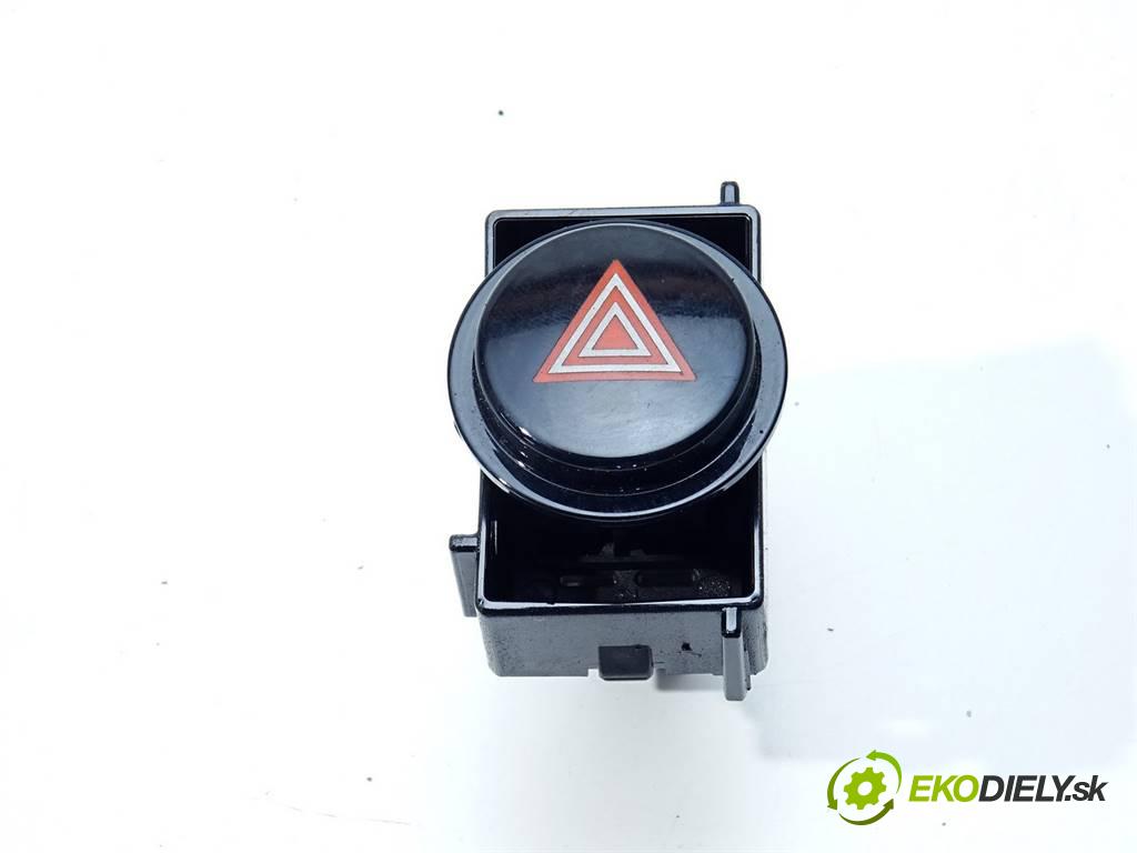 Toyota Corolla XI  2018  LIFT E16 SEDAN 4D 1.4D-4D 90KM 13-19 1400 Spínač svetiel výstražných (núdzových) 84332-02300 (Prepínače, spínače, tlačidlá a ovládače kúrenia)