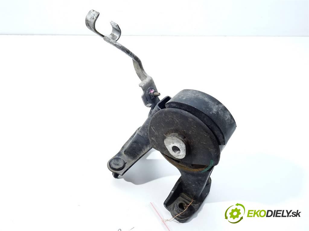 Toyota Corolla XI    LIFT E16 SEDAN 4D 1.4D-4D 90KM 13-19  AirBag Motor  (Držiaky motora)