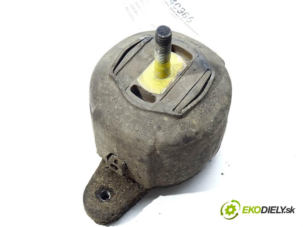 Audi A8 D3  2003 246 kW QUATTRO SEDAN 4D 4.2B V8 335KM 02-09 4200 AirBag Motor  (Držiaky motora)