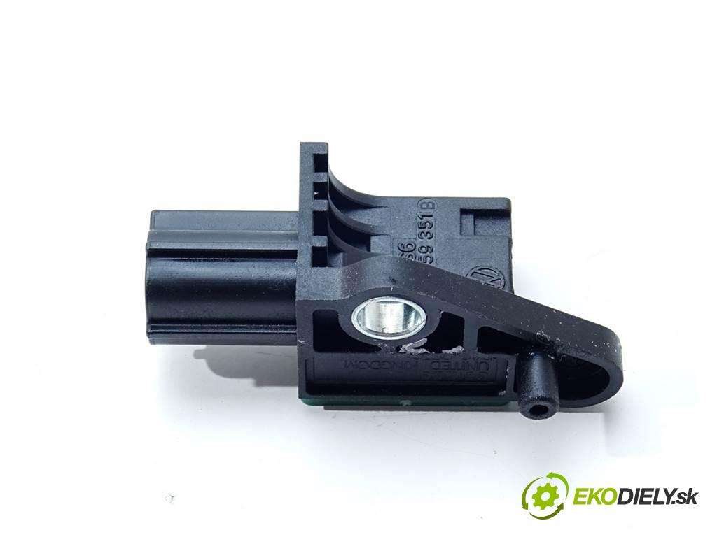 Volkswagen Tiguan I    2.0TDI 4MOTION 140KM 07-11  Snímač nárazu 5N0959351B (Snímače nárazu)