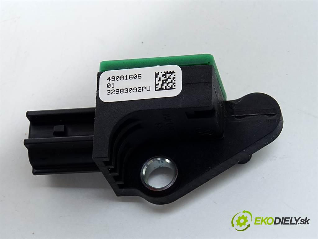 Volkswagen Tiguan I    2.0TDI 4MOTION 140KM 07-11  Snímač nárazu 5N0959351B (Snímače nárazu)