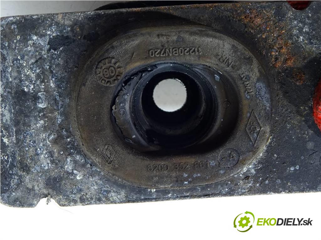 Renault Clio III    KOMBI 5D 1.2B 65KM 05-09  AirBag Motor 8200352861A (Držiaky motora)