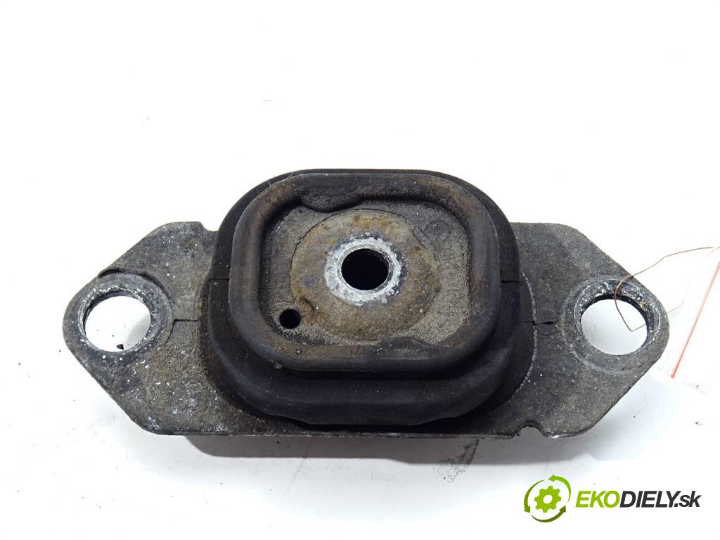 Renault Clio III    KOMBI 5D 1.2B 65KM 05-09  AirBag Motor 8200352861A (Držiaky motora)