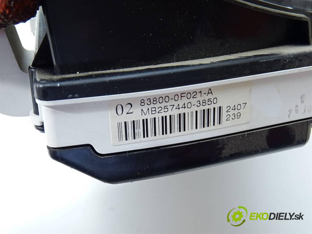 Toyota Corolla Verso II  2008  1.8VVTI 129KM 04-09 1800 Prístrojovka 83800-0F021-A (Prístrojové dosky, displeje)