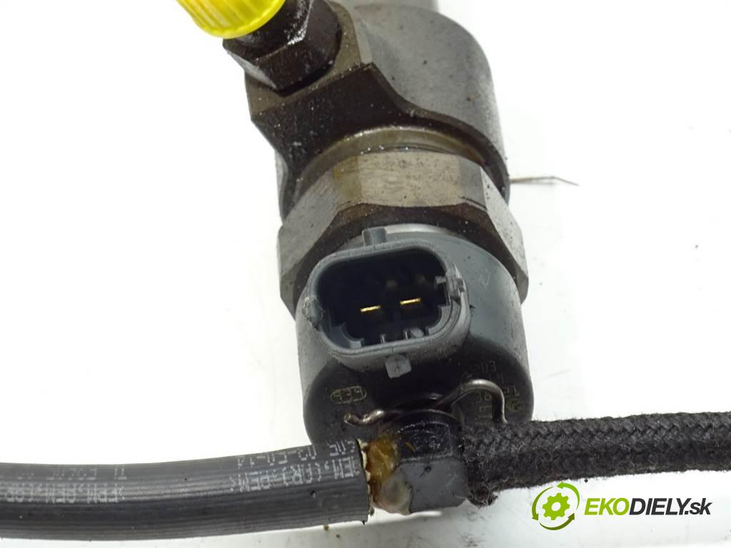 Fiat Stilo  2003 59 kW HATCHBACK 5D 1.9JTD 80KM 01-07 1900 vstřikovací ventily 0445110119