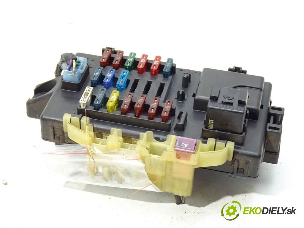 Daihatsu YRV  2001 64 kW 1.3B 87KM 00-05 1300 modul BSI  (Pojistkové skříňky)