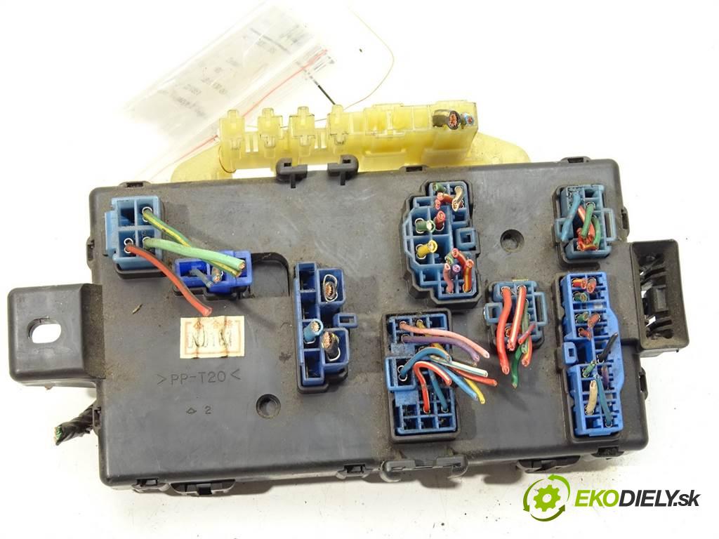 Daihatsu YRV  2001 64 kW 1.3B 87KM 00-05 1300 modul BSI  (Pojistkové skříňky)