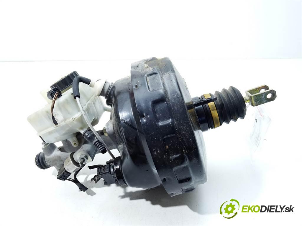 Mercedes-Benz C W203  2005 110 kW LIFT KOMBI 5D 2.2CDI 150KM 00-06 2200 Posilovač Pumpa brzdová A0054304730 (Posilňovače bŕzd)