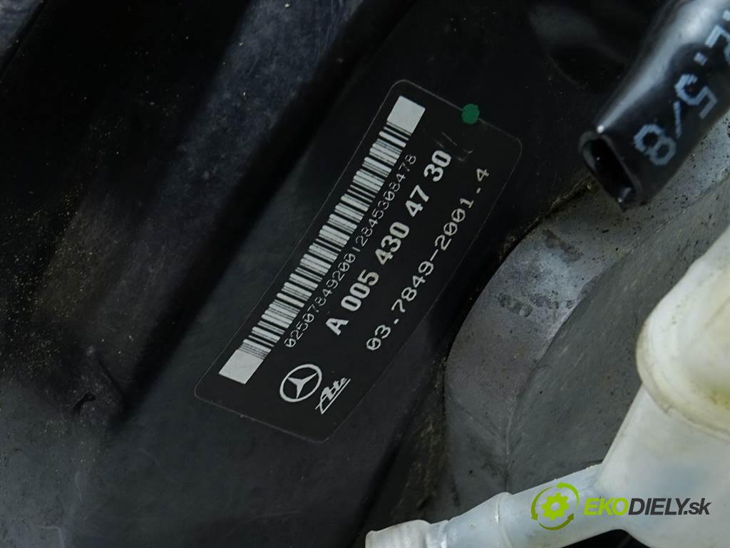 Mercedes-Benz C W203  2005 110 kW LIFT KOMBI 5D 2.2CDI 150KM 00-06 2200 Posilovač Pumpa brzdová A0054304730 (Posilňovače bŕzd)