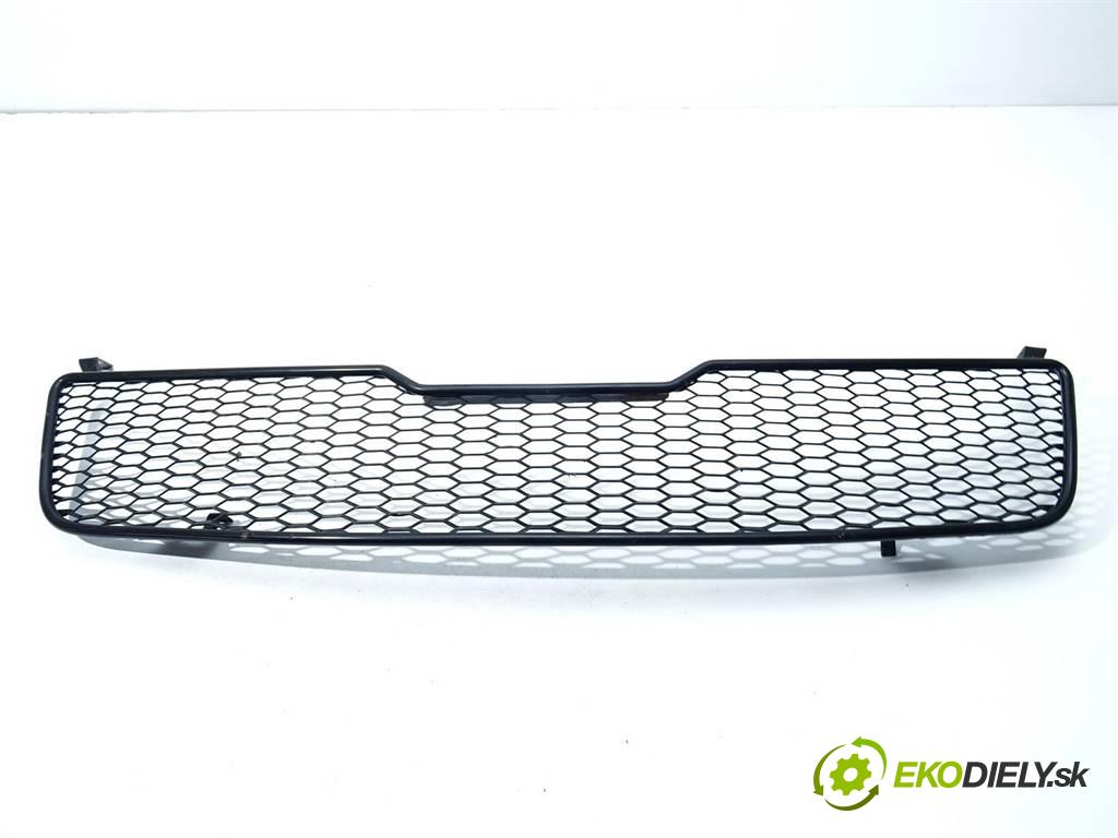 Volkswagen Passat B5  1998  SYNCRO KOMBI 5D 2.8B V6 193KM 96-00 2800 mřížka maska  (Mřížky (masky) chladičů)