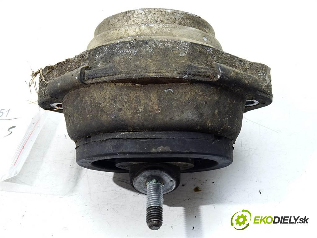 BMW X5    E53 3.0B 231KM 99-06  AirBag Motor 6758430 (Držiaky motora)