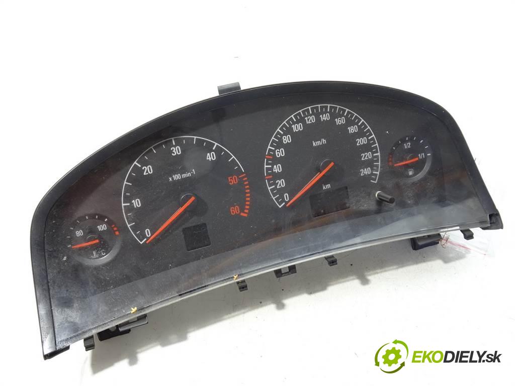 Opel Vectra C  2003 92 kW SEDAN 2.2DTI 125KM 02-08 2200 Prístrojovka 13140895RQ (Prístrojové dosky, displeje)