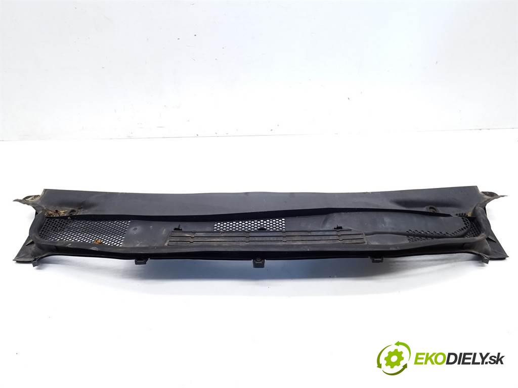 Mercedes-Benz W169  2004 80KW 2.0CDI 109KM 04-08 2000 Torpédo, plast pod čelné okno A1698300013 (Torpéda)