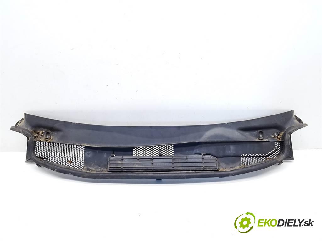 Mercedes-Benz W169  2004 80KW 2.0CDI 109KM 04-08 2000 Torpédo, plast pod čelné okno A1698300013 (Torpéda)