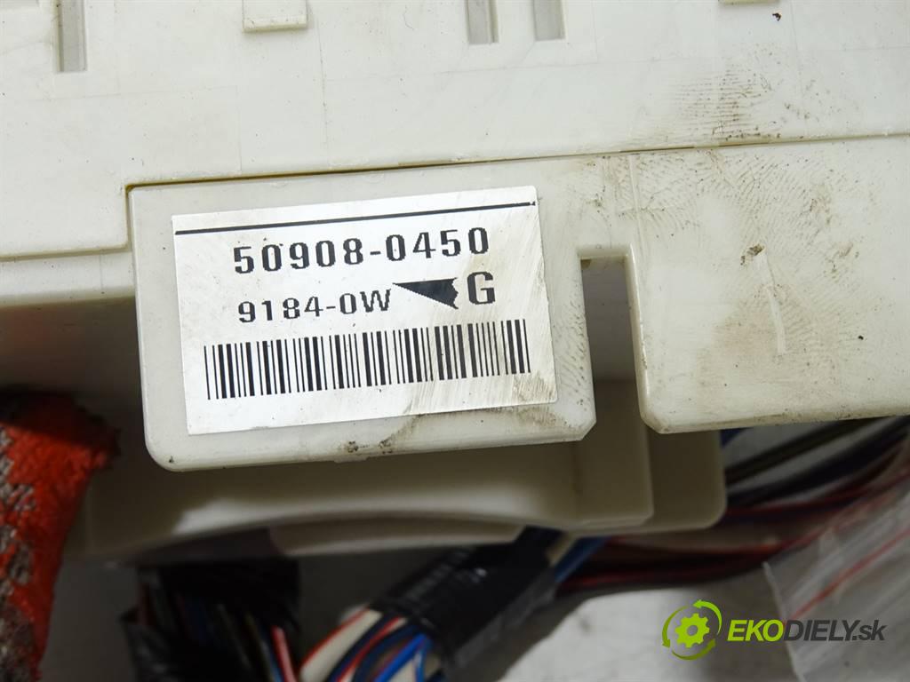 Mitsubishi Grandis    2.0TDI DID 136KM 03-11  skříňka poistková 50908-0450 (Pojistkové skříňky)