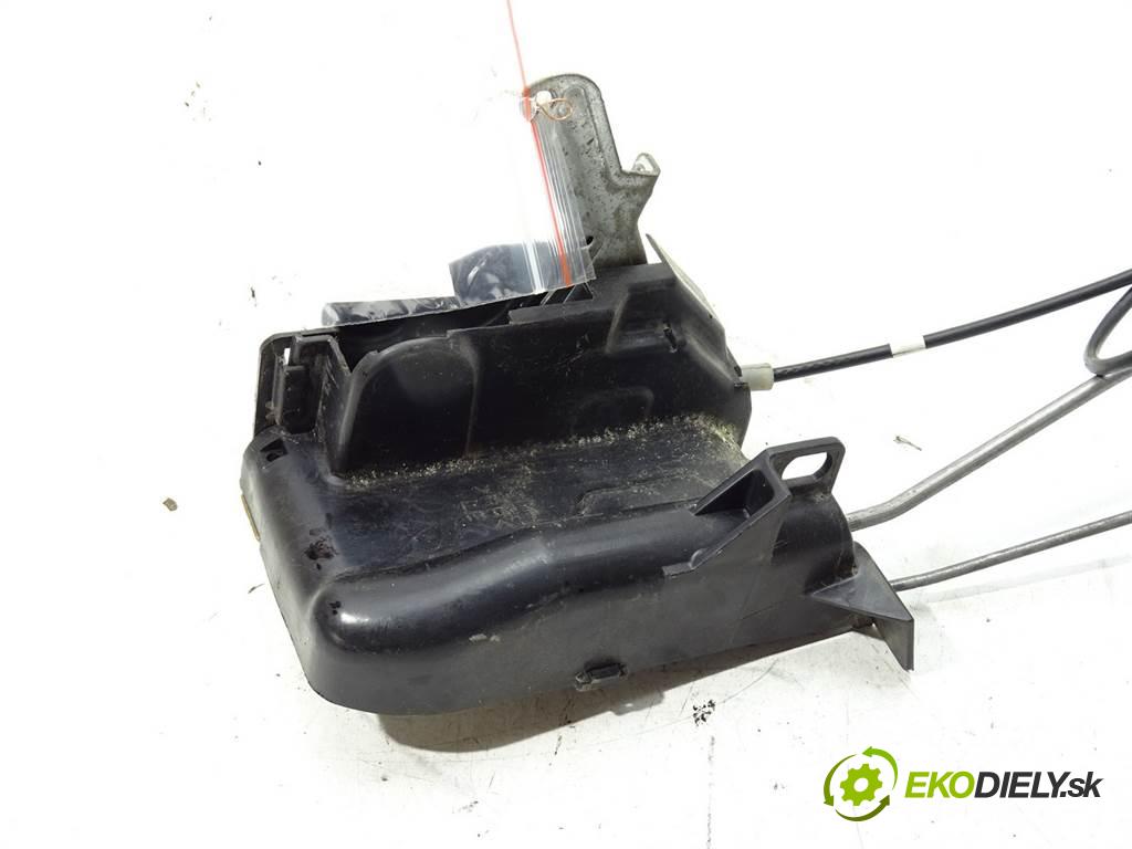 Mazda 6  2004  LIFTBACK 5D 2.0D 136KM 02-07 2000 zámok přední část levý