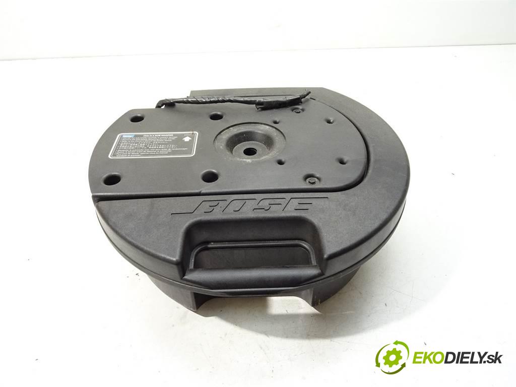Mazda 6    KOMBI 5D 2.0D 136KM 02-07  subwoofer BOSE GJ5A66960