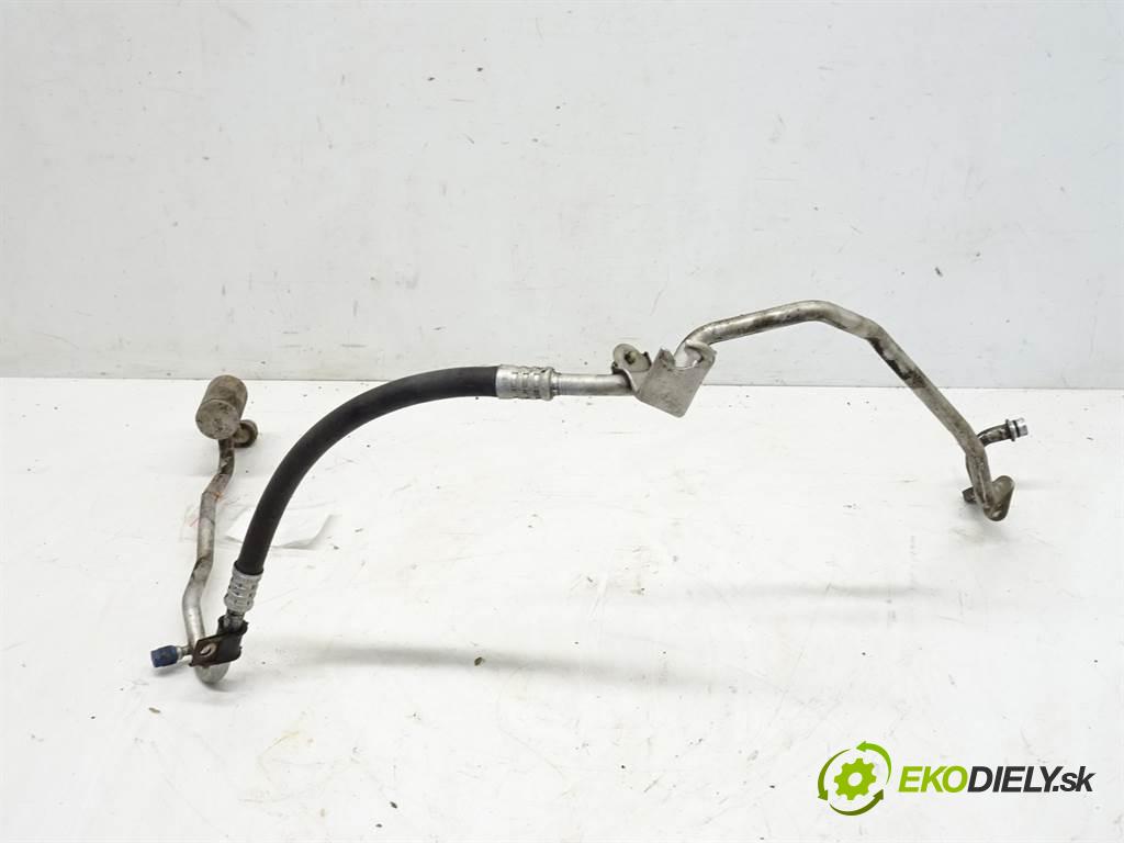 Nissan Primera P12    KOMBI 2.0B 140KM 02-07  rúrka klimatizácie  (Rúrky klimatizácie)