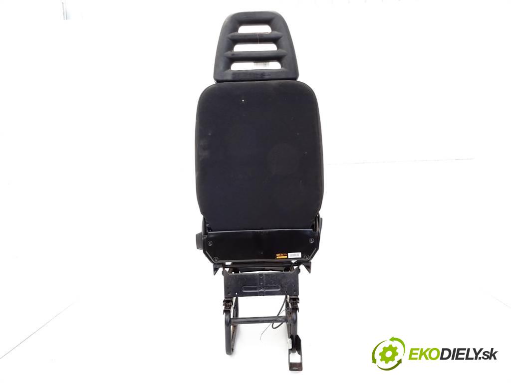 Iveco Daily IV    35C15 EURO4 107kW(145KM) 06-11  Sedadlo ľavy  (Sedačky, sedadlá)