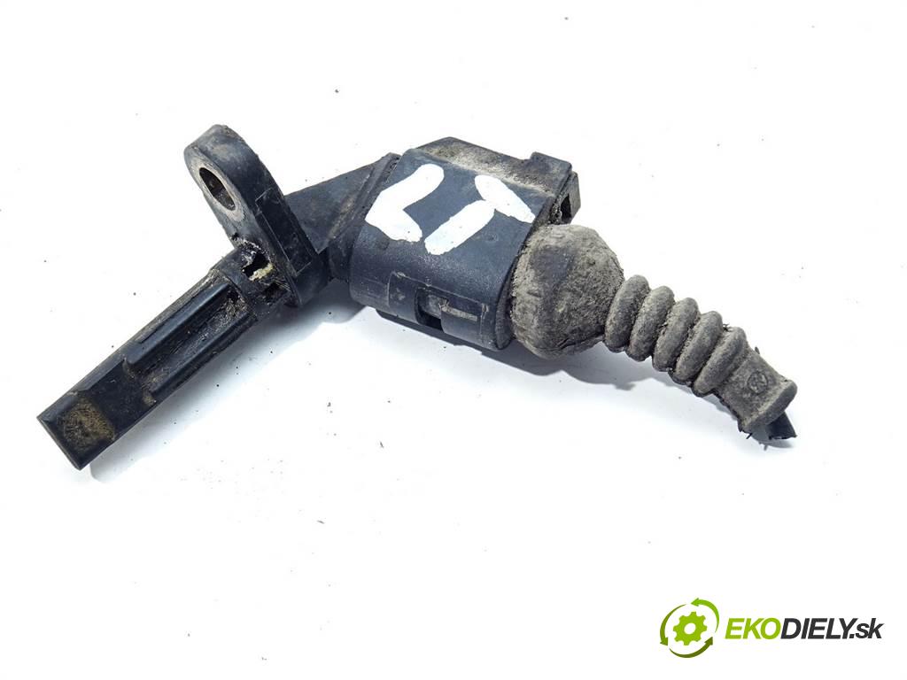 Volkswagen Phaeton  2004 165 kW 3.0TDI V6 224KM 02-07 3000 Snímač ABS zadný ľavy 4E0927804 (Snímače ABS)