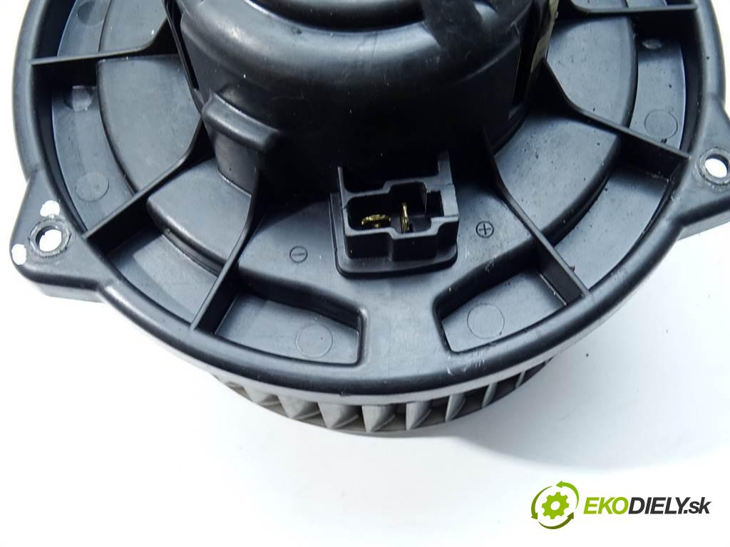 Toyota Corolla E12  2004  HATCHBACK 5D 1.4VVTI 97KM 02-07 1400 Ventilátor ventilátor kúrenia  (Ventilátory kúrenia)