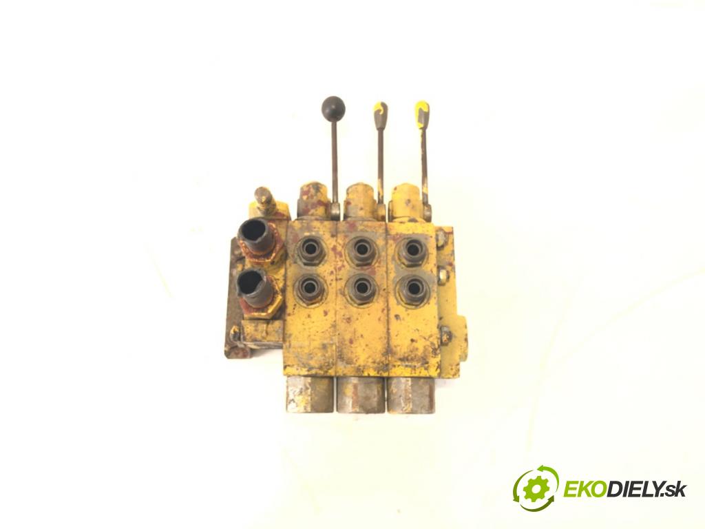 --- ---    ---  Rozdeľovač hydraulický 3 SEKCJE (Rozdeľovače)