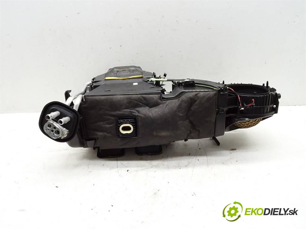 BMW 3 F30  2013 105 kW SEDAN 4D 2.0D 143KM 11-19 2000 Výhrevné teleso, radiátor kúrenia 9296823 (Radiátory kúrenia)