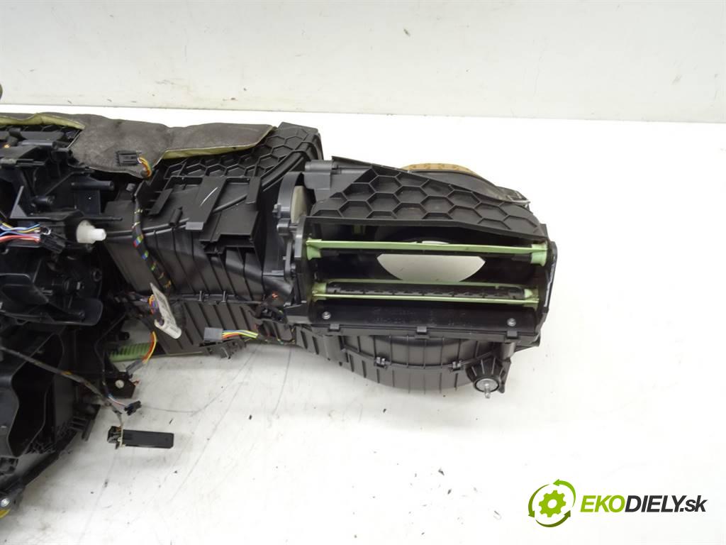 BMW 3 F30  2013 105 kW SEDAN 4D 2.0D 143KM 11-19 2000 Výhrevné teleso, radiátor kúrenia 9296823 (Radiátory kúrenia)