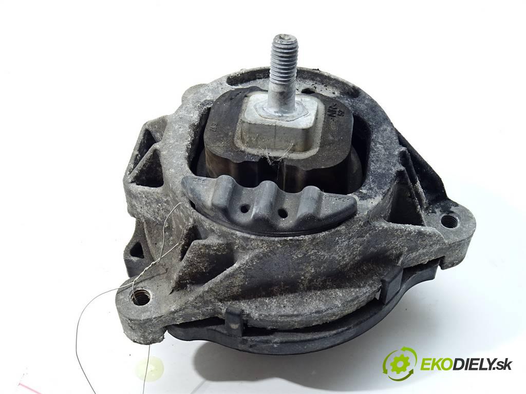 BMW 3 F30  2013 105 kW SEDAN 4D 2.0D 143KM 11-19 2000 AirBag Motor 6787658 (Držiaky motora)