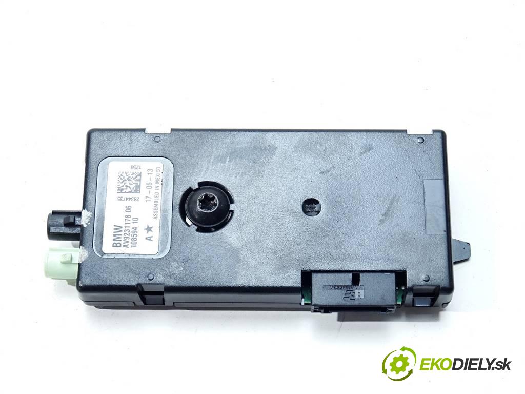 BMW 3 F30    SEDAN 4D 2.0D 143KM 11-19  Zosilňovač Antenní: 9231178 (Zosilňovače)