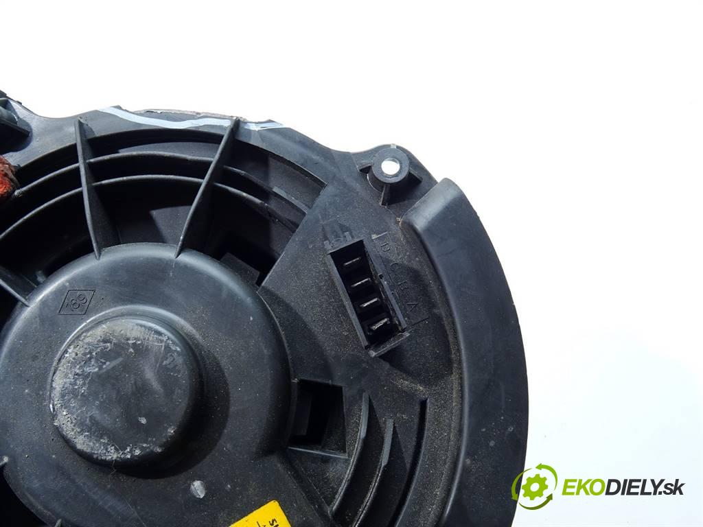 Renault Espace IV  2005  2.2DCI 150KM 02-06 2200 ventilátor topení 52492209 (Ventilátory topení)