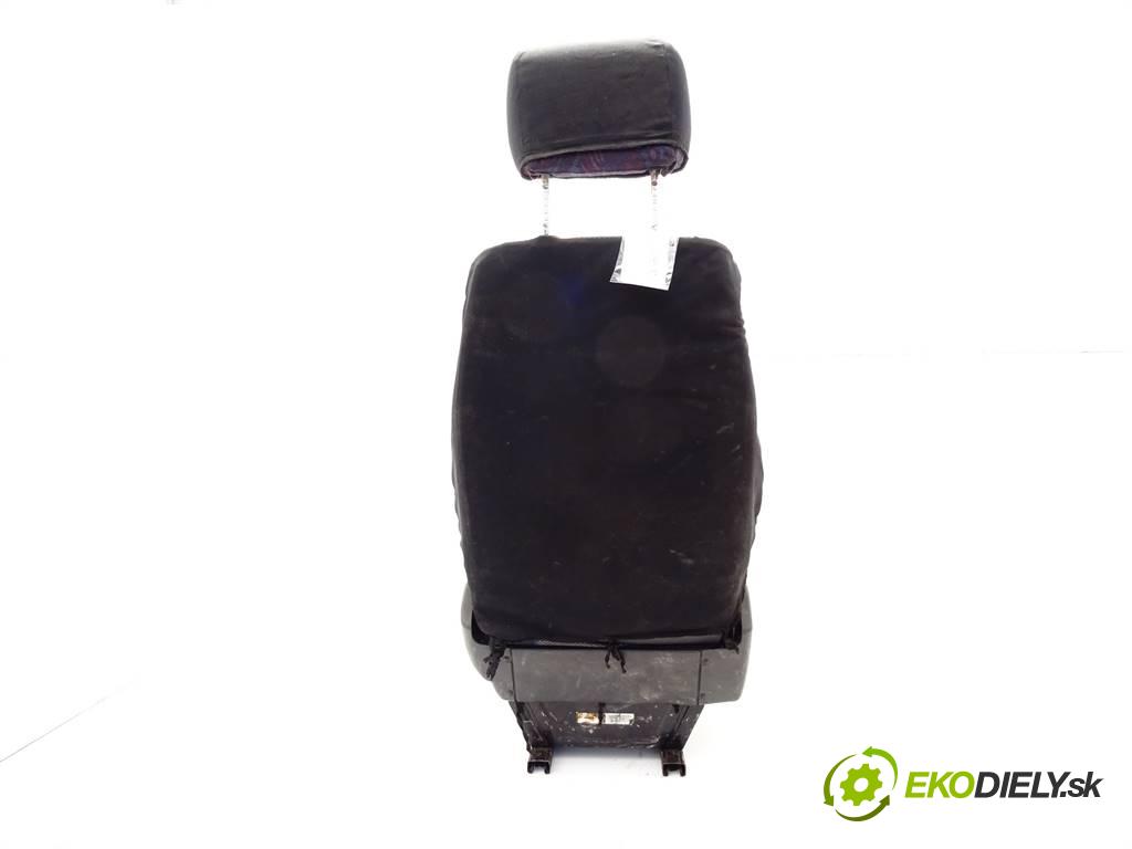 Mercedes-Benz ATEGO    815 136KM 100kW 98-04  Sedadlo pravy  (Sedačky, sedadlá)