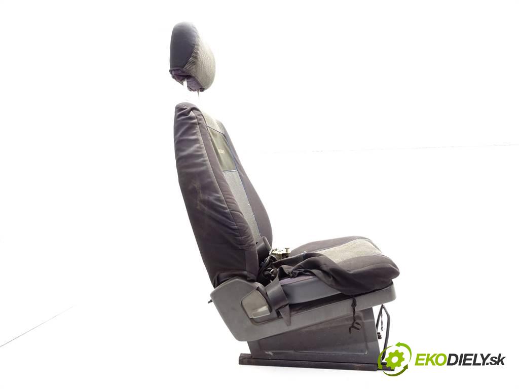 Mercedes-Benz ATEGO    815 136KM 100kW 98-04  Sedadlo pravy  (Sedačky, sedadlá)