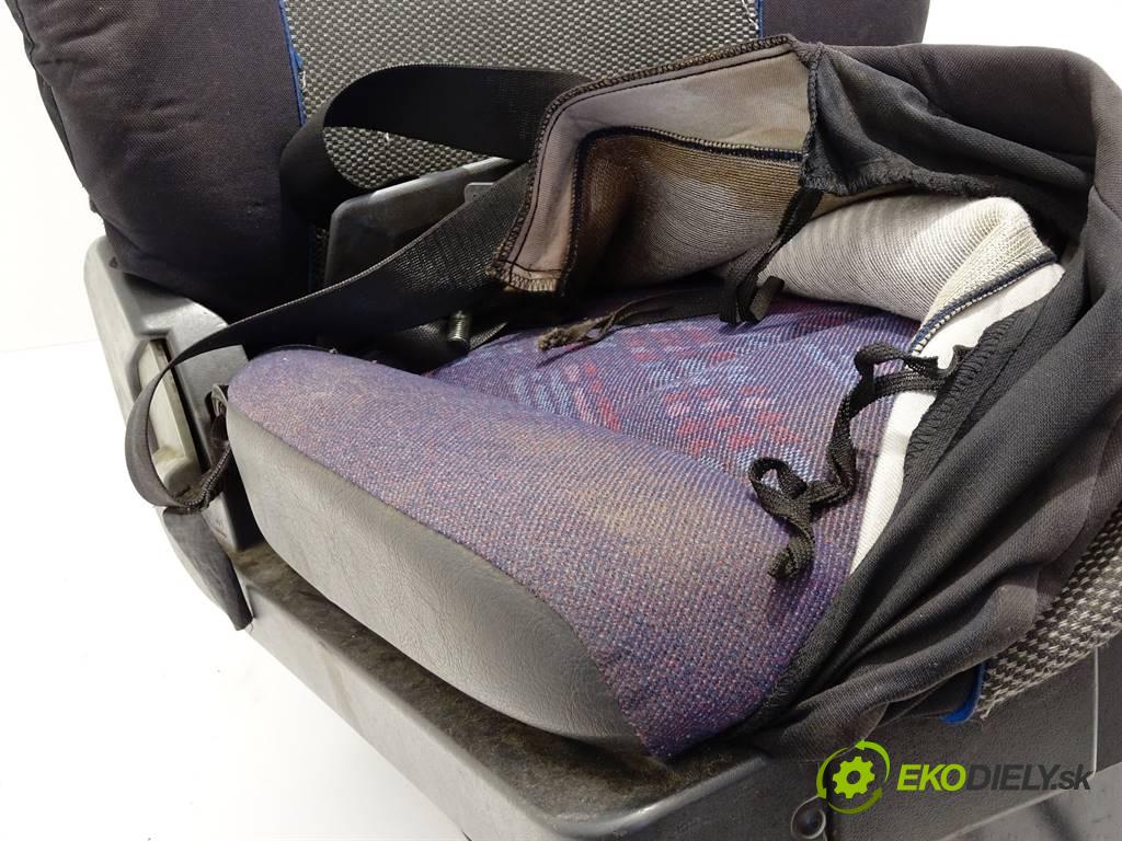 Mercedes-Benz ATEGO    815 136KM 100kW 98-04  Sedadlo pravy  (Sedačky, sedadlá)