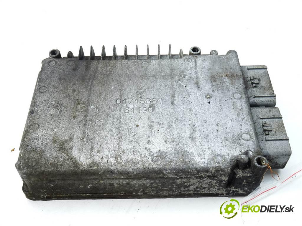 Chrysler 300M  2000 150 kW SEDAN 4D 2.7B V6 204KM 98-04 2700 riadiaca jednotka Motor 04896237AD (Riadiace jednotky)