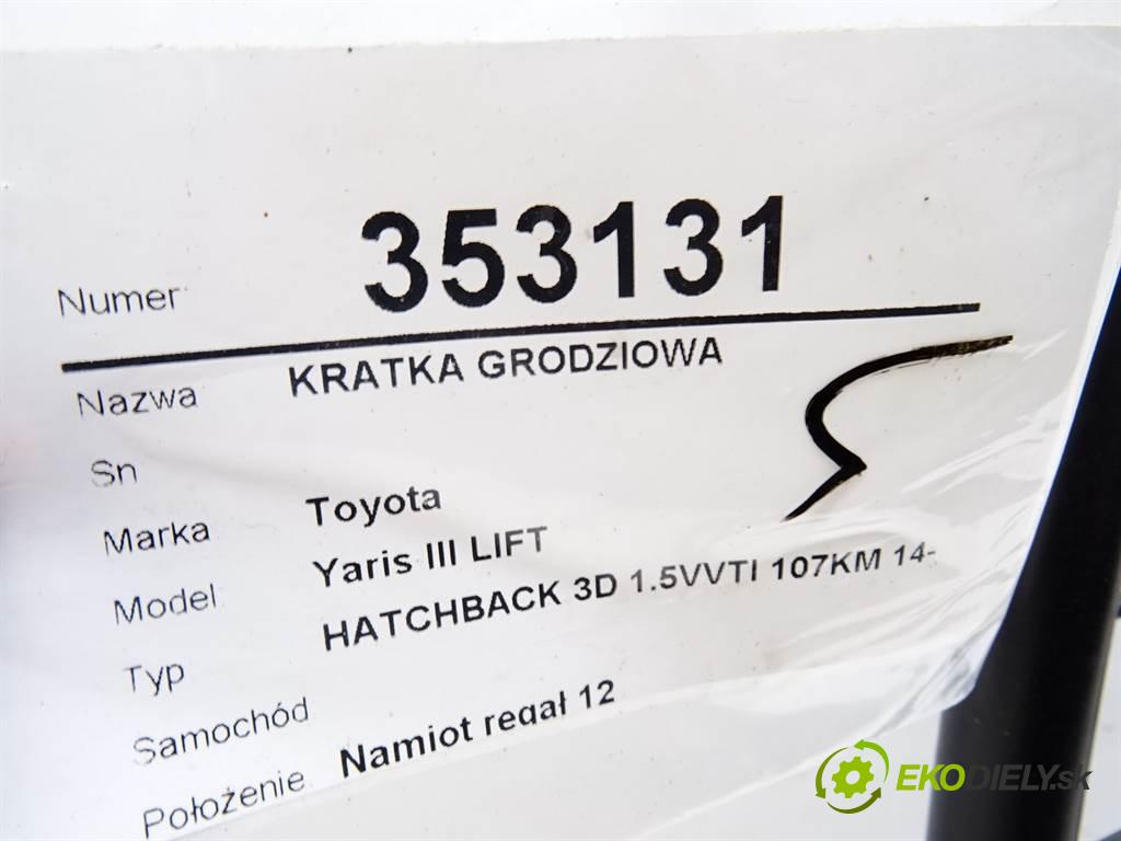 Toyota Yaris III LIFT    HATCHBACK 3D 1.5VVTI 107KM 14-  Mriežky deliaca  (Ostatné)