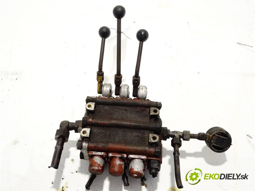 . .    .  Rozdeľovač hydraulický